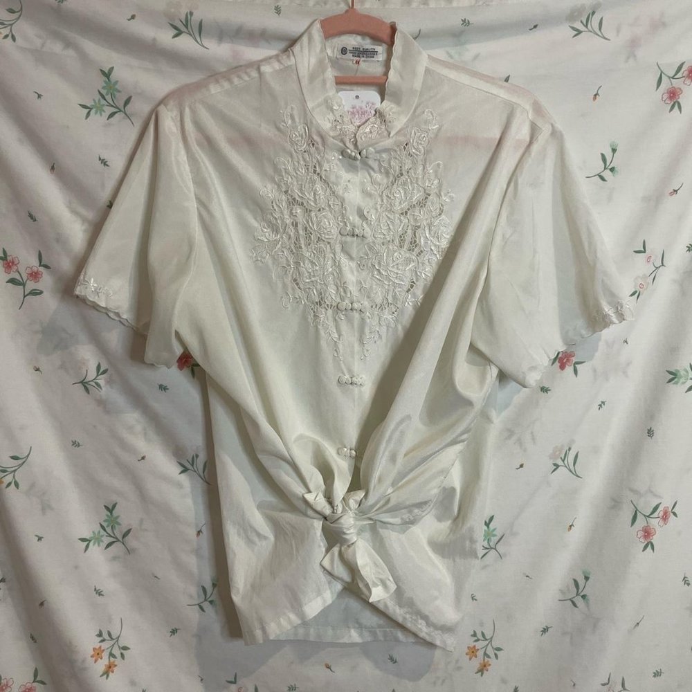 Vintage 80s 90s Floral Embroidered Blouse w/ Frog Buttons